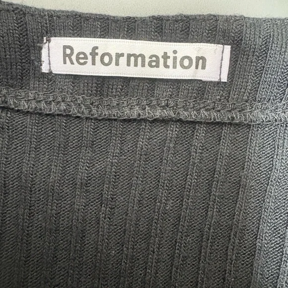 REFORMATION Black Ribbed V-Neck Button Down Top - Picture 4 of 5